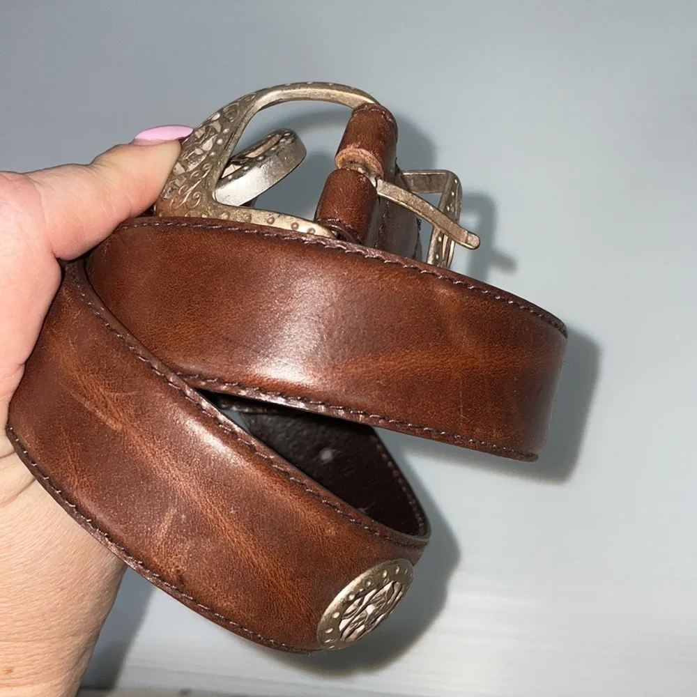 27-31” Liz Claiborne leather belt aged distressed metal